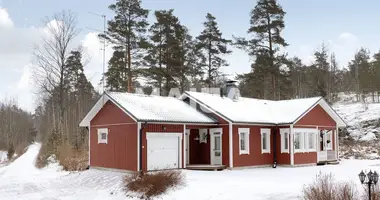 Dom 4 pokoi w Mickelsbole, Finlandia