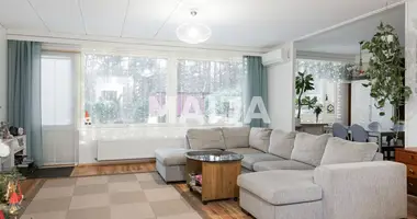 Apartamento 5 habitaciones en Petajasuo, Finlandia