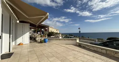 Apartamento 2 habitaciones en Koinoteta Parekklesias, Chipre