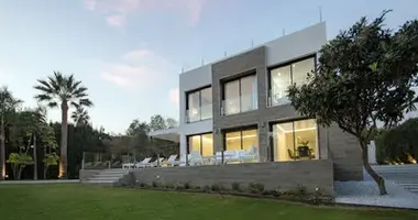 5 bedroom house in San Pedro Alcantara, Spain