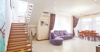 Maison dans Valiarjanava, Bélarus