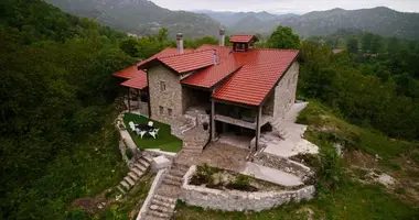 5 bedroom house in Boguti, Montenegro