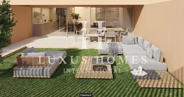 Mieszkanie 4 pokoi w Torrevieja, Hiszpania