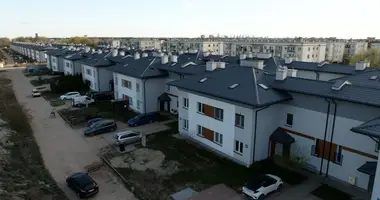 Mieszkanie 3 pokoi w Warszawa, Polska