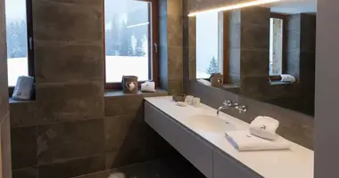 Fantastic investor apartment in the Austrian Alps - vacation and investment in one en Schrocken, Austria