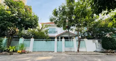 Villa de 3 habitaciones en Sangkat Phsar Daeum Thkov, Camboya