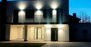 3 room house in Lisky, Ukraine