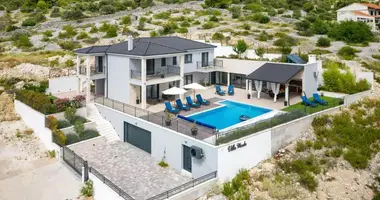 4 bedroom house in Opcina Marina, Croatia