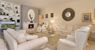 4 bedroom apartment in Abadin, Spain