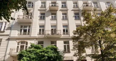 Mieszkanie 3 pokoi w Warszawa, Polska