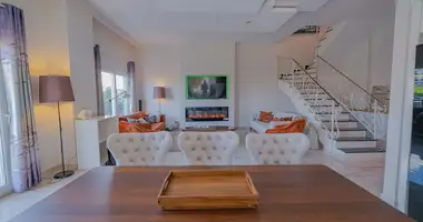 Квартира 5 комнат в Кестель, Турция