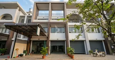Propriété commerciale 276 m² dans Sangkat Prek Liep, Cambodge