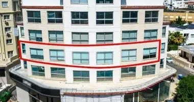 Oficina 305 m² en Strovolos, Chipre