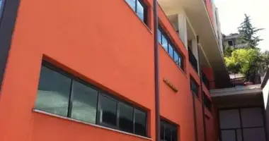 Propiedad comercial 500 m² en Scapriano, Italia