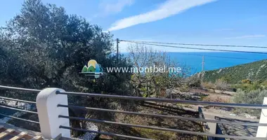 4 bedroom house in Dobra Voda, Montenegro