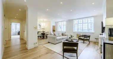 3 bedroom apartment in London, United Kingdom