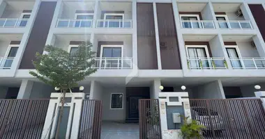 Dom 3 pokoi w Khan Dangkao, Kambodża