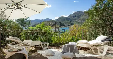 3 bedroom house in Muo, Montenegro