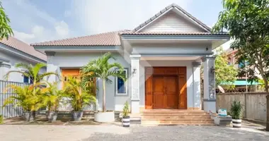 Casa 2 habitaciones en Krous, Camboya