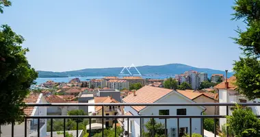 Квартира 3 комнаты в Тиват, Черногория