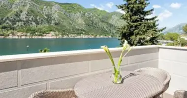 Wohnung 2 Schlafzimmer in Dobrota, Montenegro