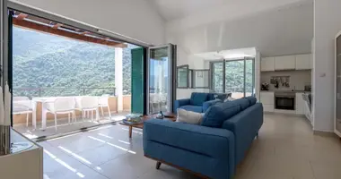 Wohnung 2 Schlafzimmer in Dobrota, Montenegro