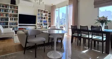 Mieszkanie 3 pokoi w Tel-Awiw, Izrael