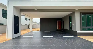 Haus 4 Schlafzimmer in Huai Yai, Thailand