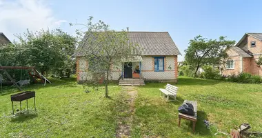 Casa en Pryliepy, Belarús