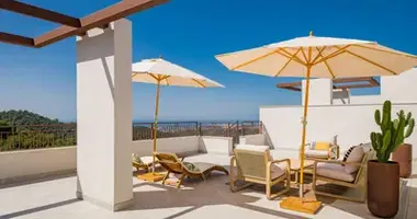 3 bedroom apartment in Benahavis, Spain