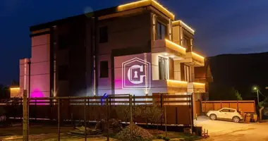 Apartamento 2 habitaciones en Lastva Grbaljska, Montenegro