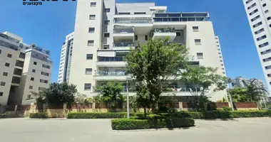 Apartamento 5 habitaciones en Hadera, Israel