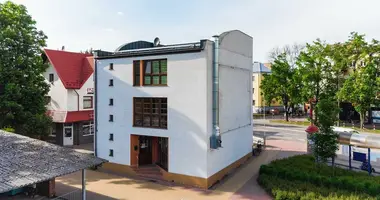 Коммерческое помещение 400 м² в Пулавы, Польша