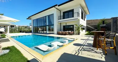 Вилла 8 комнат в Бююкчекмедже, Турция