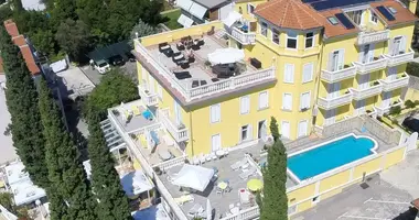 Hotel 1 800 m² in Selce, Croatia