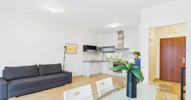 Mieszkanie 2 pokoi w Warszawa, Polska