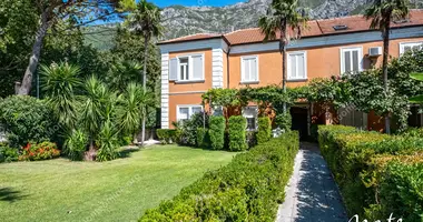 Villa 5 bedrooms in Kotor, Montenegro