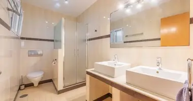 2 bedroom apartment in Estepona, Spain
