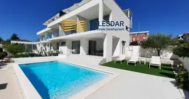 READY BUSINESS dans Grad Zadar, Croatie