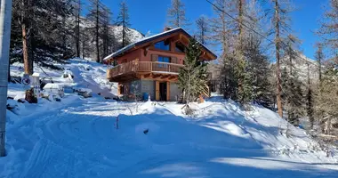Villa in Sestriere, Italien