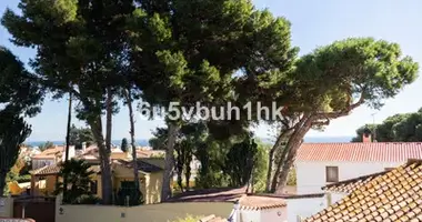 5 bedroom house in Dos Hermanas, Spain
