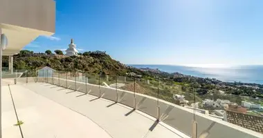 Mieszkanie 4 pokoi w Benalmadena, Hiszpania