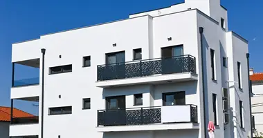 Mieszkanie 2 pokoi w Opcina Dezanovac, Chorwacja