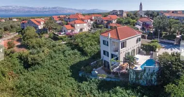 Villa 4 bedrooms in Mirca, Croatia