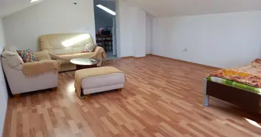 Casa 9 habitaciones en Tivat, Montenegro