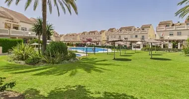 4 bedroom house in Manilva, Spain