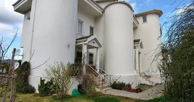 Квартира 3 комнаты в Олюдениз, Турция