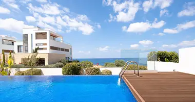 4 bedroom apartment in Kissonerga, Cyprus