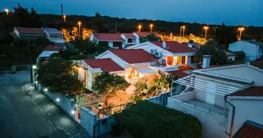 Hotel 196 m² w Petrcane, Chorwacja