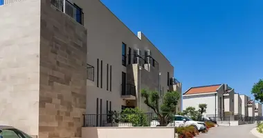 Haus 4 Schlafzimmer in Rijeka Rezevici, Montenegro